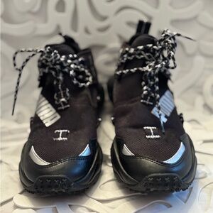 Puma Black and White Sneakers with Dynamic Design